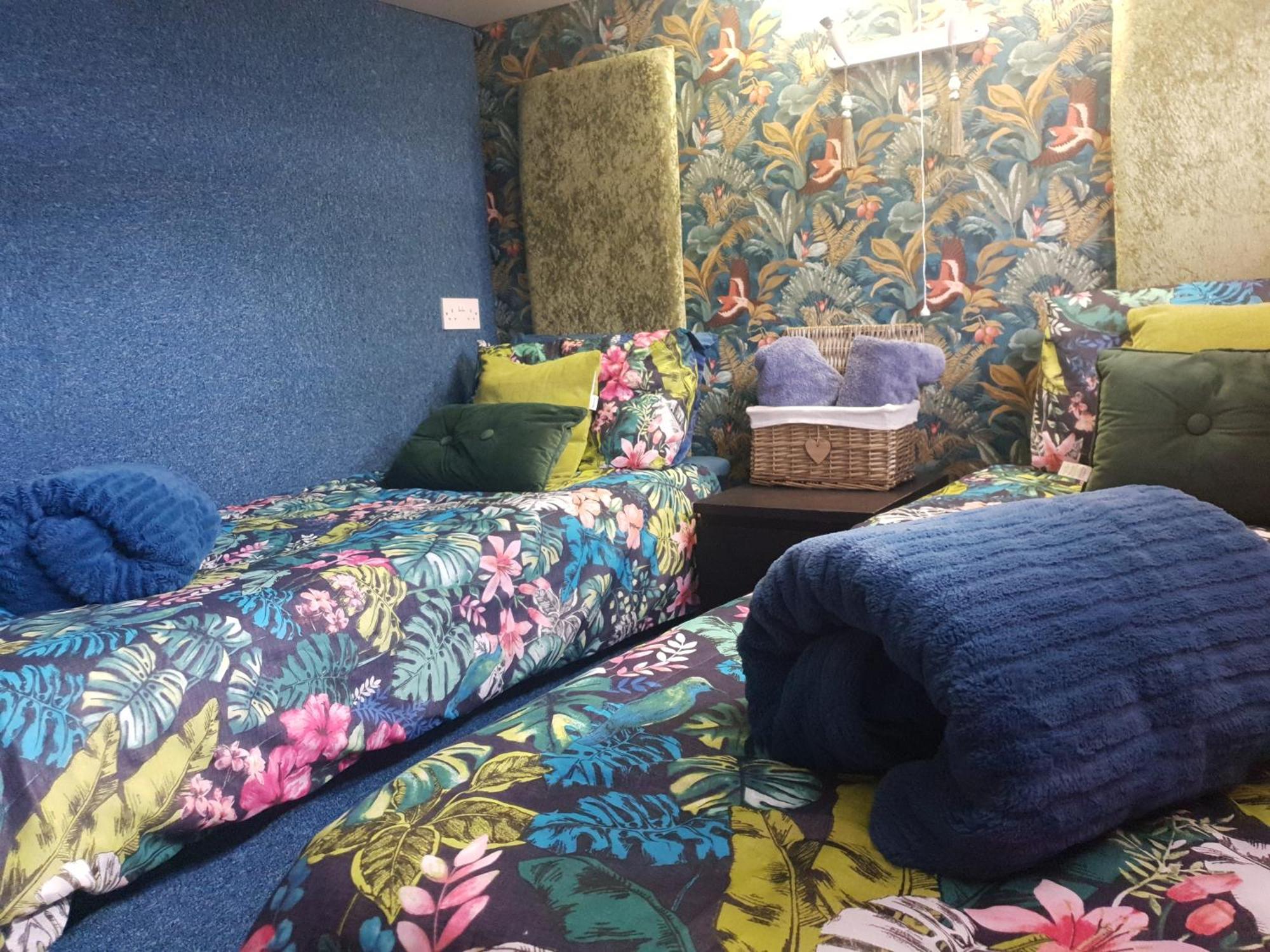 Jasmine Coral Jay Boutique Boatel Ocean Village Gibraltar Room photo